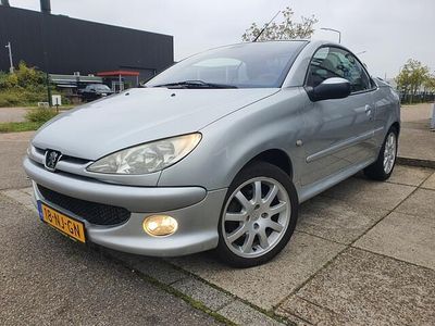 Grijs Gebruikt 2003 Peugeot 206 CC Cabriolet | € 1.750 (Eerlijke prijs)
