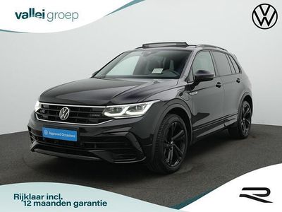 Zwart Occasion 2022 VW Tiguan R-line SUV | € 39.400 (Eerlijke prijs)