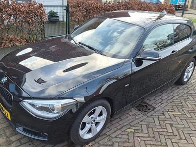Zwart Occasion 2015 BMW 114 Executive Hatchback | € 6.000