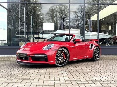 Rood Occasion 2023 Porsche 992 Cabriolet | € 244.950