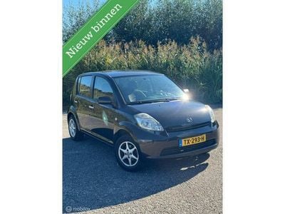 Occasion Daihatsu Sirion 87 PK (63 kW) 2007 Zwart Hatchback