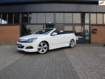 tweedehands Opel Astra Cabriolet TwinTop 1.8 Cosmo, Opc line, Volleder, Airco, Keyless entry, Stoelverwarming