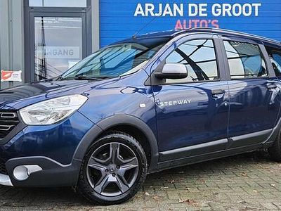 Blauw (metallic) Gebruikt 2018 Dacia Lodgy Stepway MPV | € 12.951 (Iets duurder)