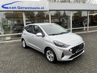 Grijs (metallic) Gebruikt 2021 Hyundai i10 Edition 30 Hatchback | € 13.755 (Iets duurder)