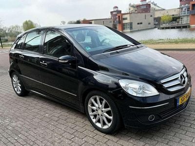 Mercedes B200