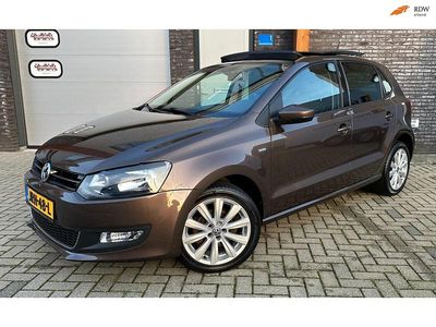Bruin Gebruikt 2013 VW Polo Highline Hatchback | € 9.395 (Eerlijke prijs)