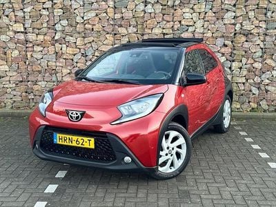 Rood Gebruikt 2022 Toyota Aygo X Play SUV | € 17.950 (Goede deal)