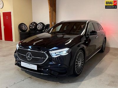 Zwart Occasion 2025 Mercedes E300 AMG line Stationwagen | € 60.995 (Eerlijke prijs)