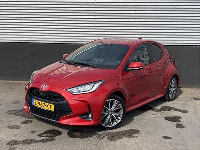Occasion Toyota Yaris Hybrid Executive 131 PK (96 kW) 2024 Rood Hatchback