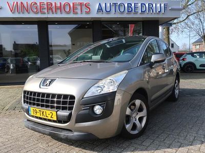 tweedehands Peugeot 3008 1.6-16v Benzine 120 pk. Premium uitvoering * Unieke Kilometerstand ! * NAP aanwezig * Navigatie * Panoramadak * Climate & Cruise Control * L.M. Velgen *