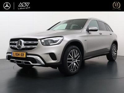 Grijs Occasion 2021 Mercedes GLC300 Business SUV | € 43.440 (Eerlijke prijs)