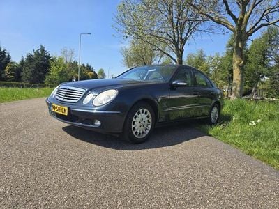 Mercedes E200