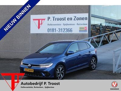 Blauw (metallic) Gebruikt 2024 VW Polo Business Hatchback | € 25.900 (Eerlijke prijs)