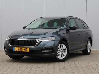 Grijs Occasion 2021 Skoda Octavia Business Line Stationwagen | € 16.499 (Iets duurder)