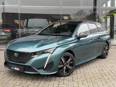 Groen (metallic) Occasion 2022 Peugeot 308 GT Stationwagen | € 26.749 (Duur)