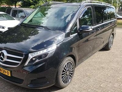 Mercedes V220