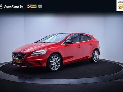 Rood Occasion 2017 Volvo V40 Business Edition Hatchback | € 18.950 (Eerlijke prijs)