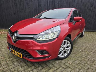 Rood Occasion 2018 Renault Clio IV Intens Hatchback | € 13.950 (Iets duurder)