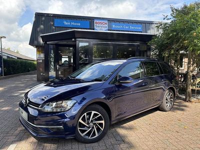 Blauw (metallic) Occasion 2017 VW Golf VII Sound Stationwagen | € 12.745 (Eerlijke prijs)