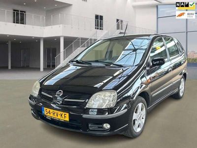 Nissan Almera Tino
