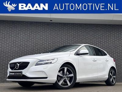 Wit Occasion 2018 Volvo V40 Dynamic Hatchback | € 13.900 (Eerlijke prijs)