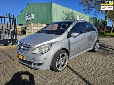 Mercedes B200