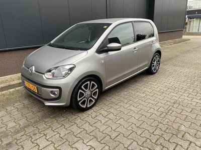 Grijs (metallic) Gebruikt 2015 VW up! high up! Hatchback | € 6.750 (Eerlijke prijs)