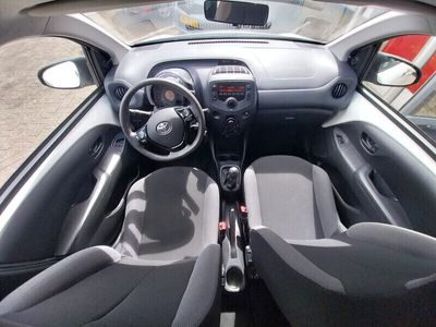 tweedehands Toyota Aygo 1.0 VVT-i X-Fun + OutGlow Pack | 1e eigenaar | Air