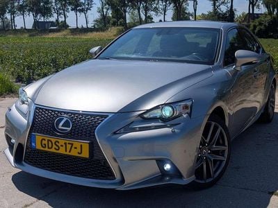 Lexus IS300h