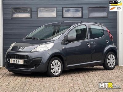 Grijs Gebruikt 2014 Peugeot 107 Access Hatchback | € 3.850 (Eerlijke prijs)