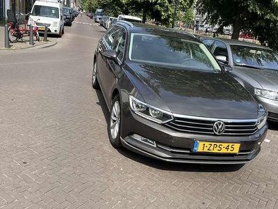 Bruin Gebruikt 2015 VW Passat Highline Stationwagen | € 7.000 (Duur)