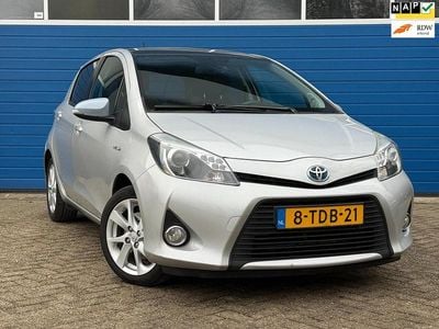 Occasion Toyota Yaris Hybrid 75 PK (55 kW) 2013 Grijs Hatchback
