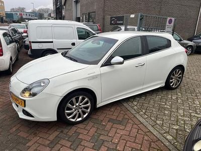 Occasion Alfa Romeo Giulietta Distinctive 170 PK (125 kW) 2010 Wit (metallic) Hatchback