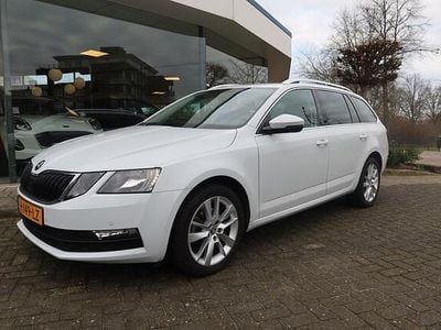 Wit Occasion 2019 Skoda Octavia Business Line Stationwagen | € 18.900 (Eerlijke prijs)
