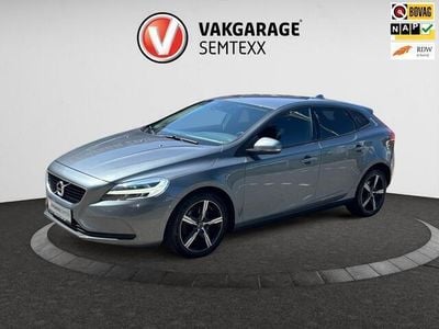 Grijs Gebruikt 2019 Volvo V40 Inscription Stationwagen | € 15.950 (Eerlijke prijs)
