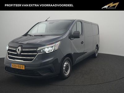 Grijs (metallic) Gebruikt 2023 Renault Trafic Komfort MPV | € 22.900 (Goede deal)
