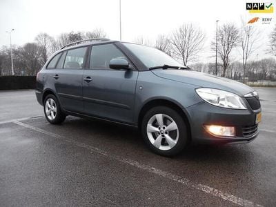Grijs (metallic) Occasion 2014 Skoda Fabia Stationwagen | € 6.950 (Goede deal)