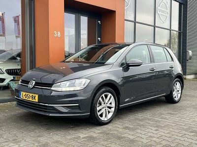 Grijs Gebruikt 2017 VW Golf VII Trendline Hatchback | € 10.890 (Goede deal)