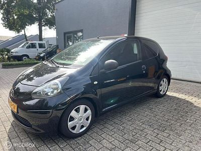Zwart Gebruikt 2007 Toyota Aygo Hatchback | € 1.749 (Eerlijke prijs)
