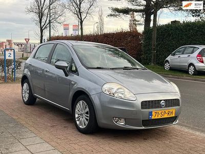 Grijs Gebruikt 2006 Fiat Grande Punto Hatchback | € 1.200 (Eerlijke prijs)