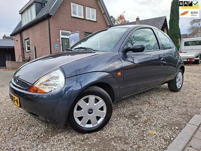 Grijs (metallic) Gebruikt 2008 Ford Ka Cool & Sound Edition Hatchback | € 1.495 (Eerlijke prijs)
