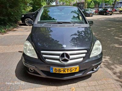Mercedes B180