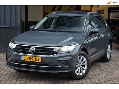 Grijs Occasion 2021 VW Tiguan Life SUV | € 23.950 (Super prijs)