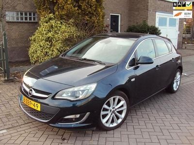 Groen (metallic) Occasion 2014 Opel Astra Sport Hatchback | € 5.650 (Eerlijke prijs)