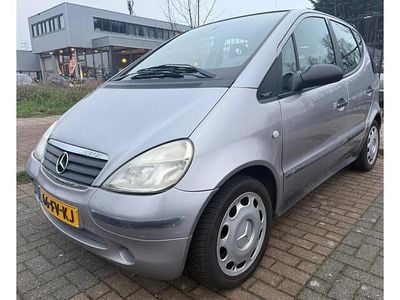 Grijs (metallic) Gebruikt 2000 Mercedes A140 Classic MPV | € 1.999 (Eerlijke prijs)