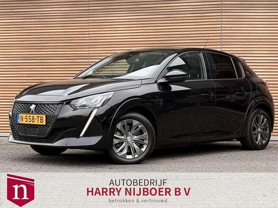 Occasion Peugeot e-208 Allure 100 kW (136 PK) 2022 Zwart (metallic) Hatchback