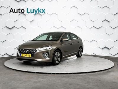 Bruin (metallic) Gebruikt 2020 Hyundai Ioniq Comfort Hatchback | € 17.940 (Eerlijke prijs)
