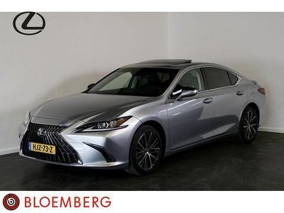 Occasion Lexus ES300H Business Edition 197 PK (144 kW) 2024 Grijs (metallic) Sedan