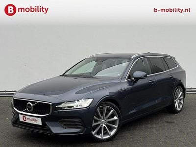 Blauw (metallic) Occasion 2020 Volvo V60 Momentum Stationwagen | € 24.795 (Super prijs)
