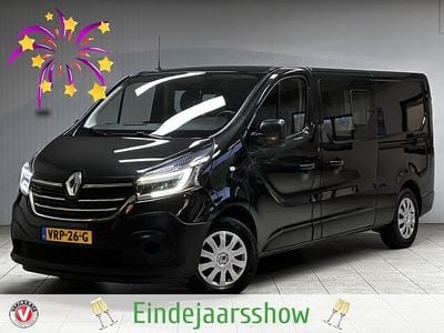 Zwart (metallic) Gebruikt 2021 Renault Trafic MPV | € 16.995 (Goede deal)